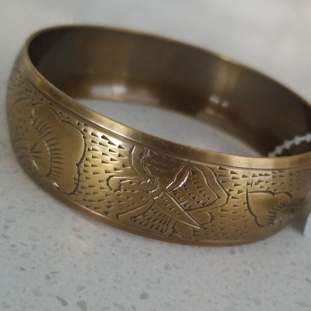 Metal Bangle - Picture 2 of 7